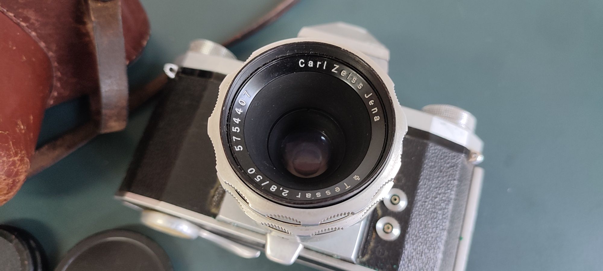 Aparat foto Praktica IV + lentila Carl Zeiss jen Tessar 50 2.8 m42