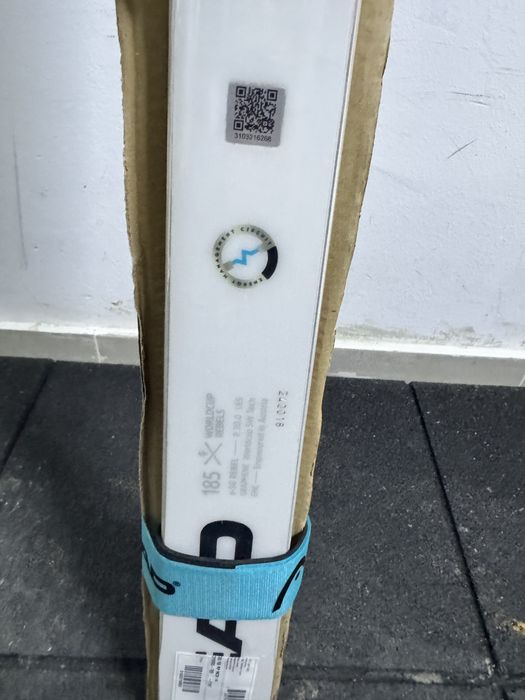 Skiuri Head worl cup 172 si 185 cu legatura