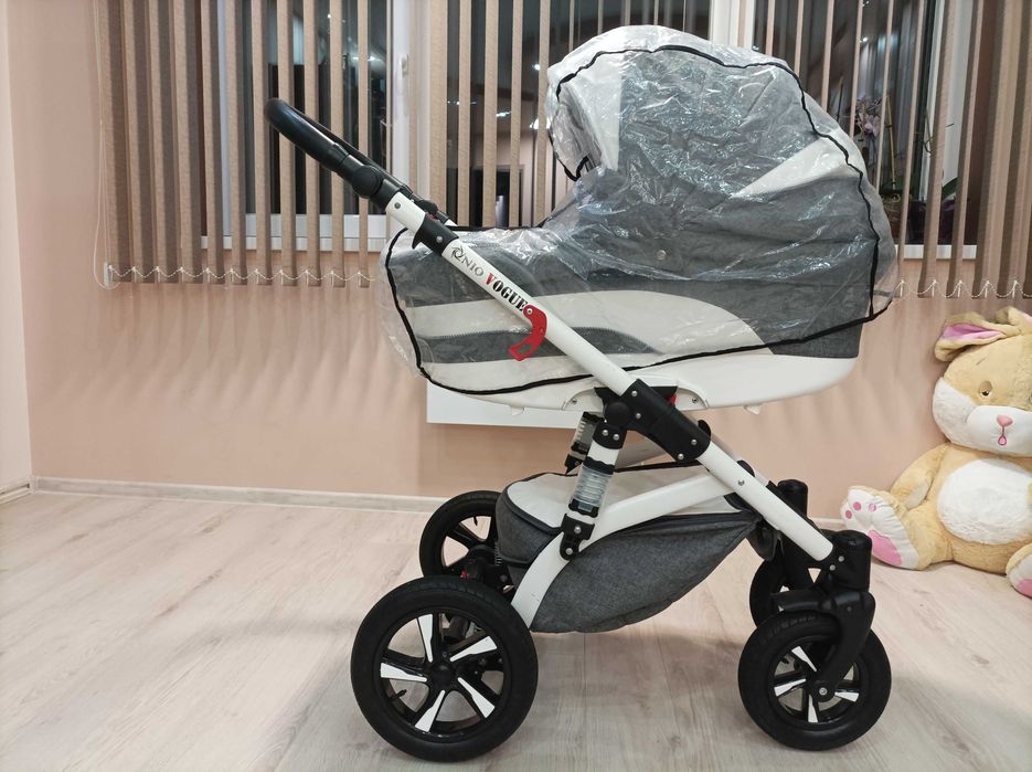 Продавам детска количка