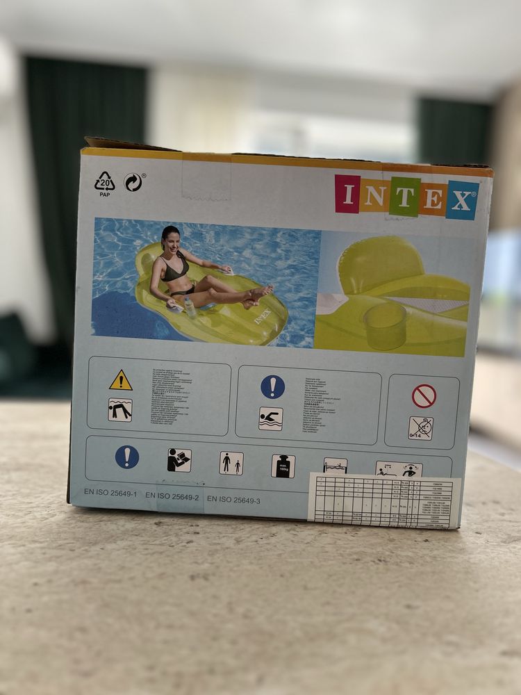 Надуваем шезлонг INTEX Wet Set Colectıon