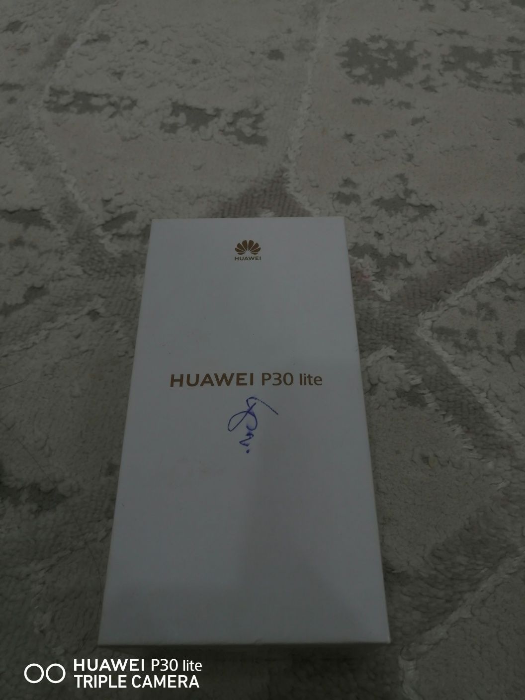 Huawei p30 lite документ, чехолымен, зарядкасымен каробкасымен сатам.