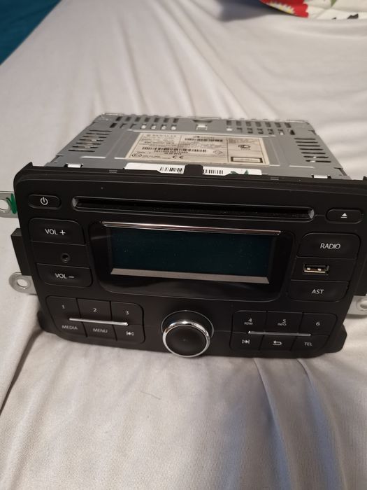 Radio casetofon Dacia Logan 2