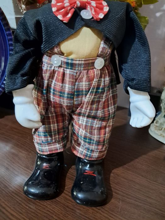 Порцеланов движеш музикален клоун