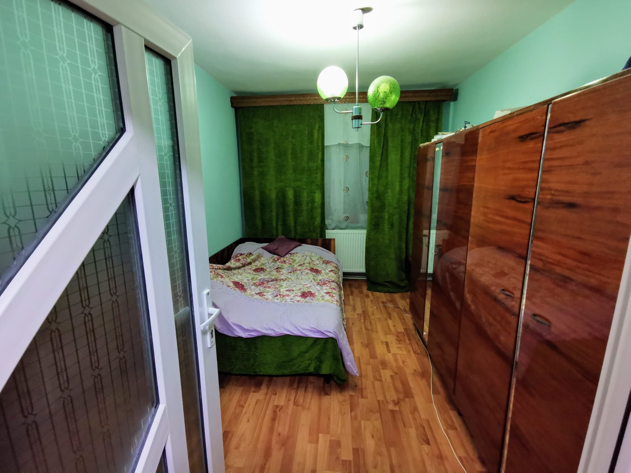 Vand apartament 4 camere decomandat ultracentral Fetesti-Gara