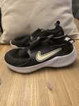 Adidasi nike marimea 34