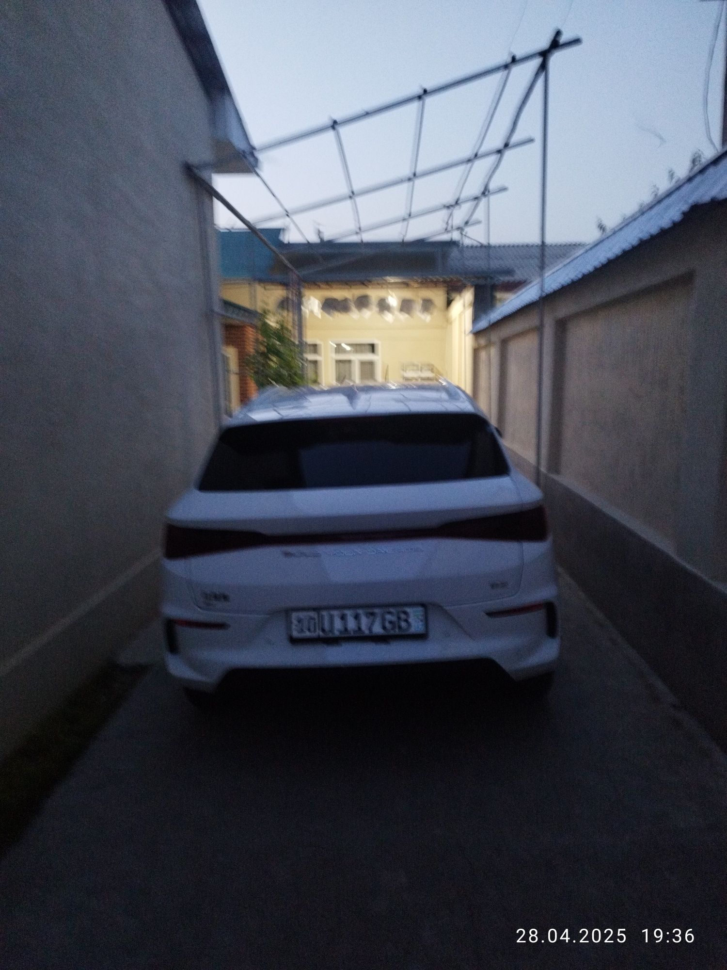 Byd e2 405 km LUXTRA ok rangli