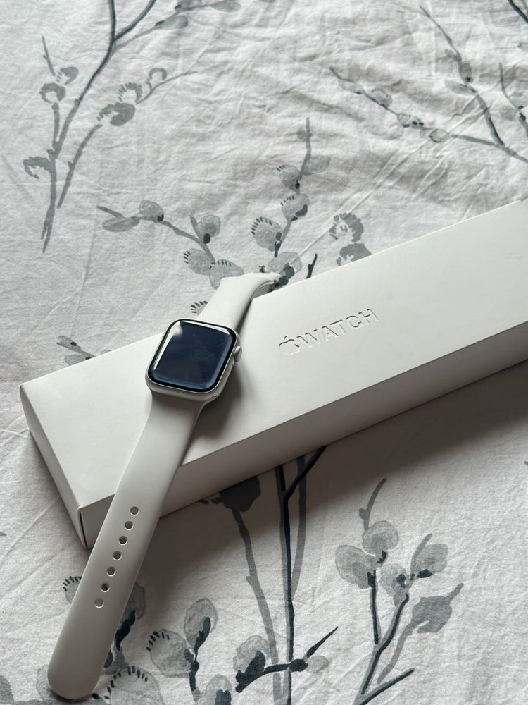 Продаю Apple Watch Series 8 45 мм