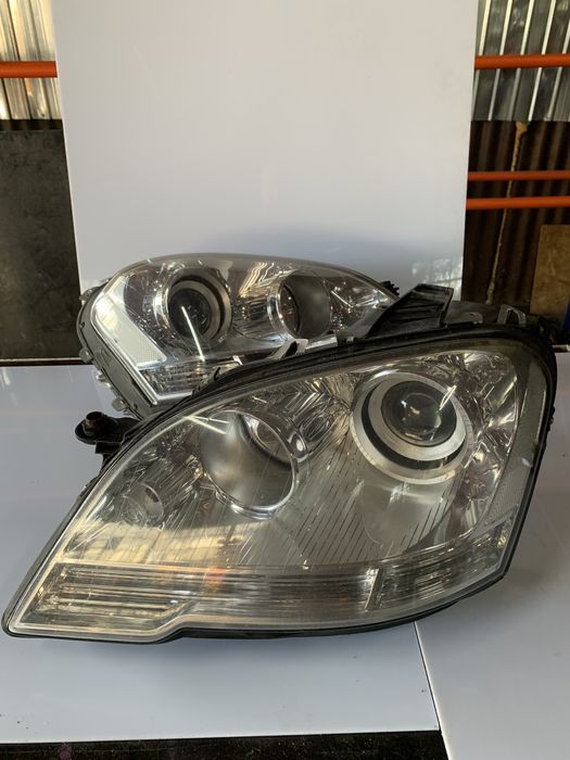 Far Mercedes ML w164 facelift stanga stare impecabila!
