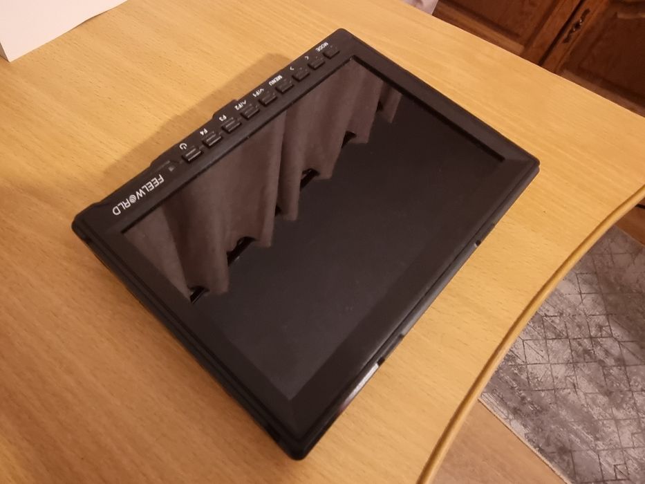 Monitor extern camera