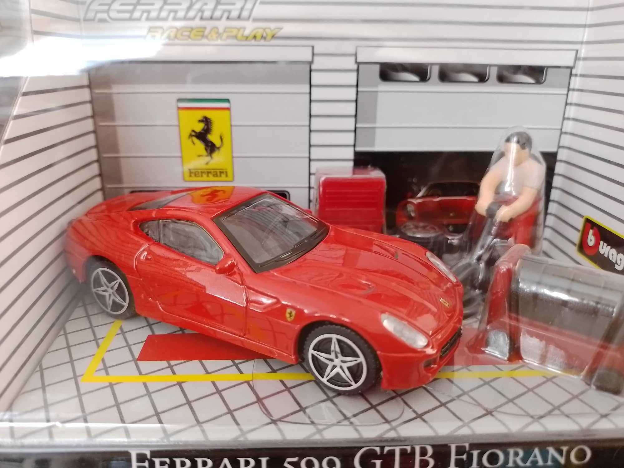 Ferrari Bburago + Mechanics, Hongwell Porsche + Garage accessory 1:43