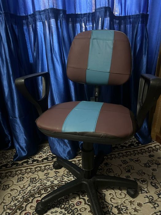 Продам офисьное кресло
