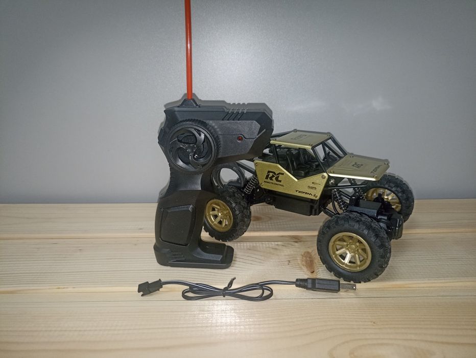 Машинка на радио управлении