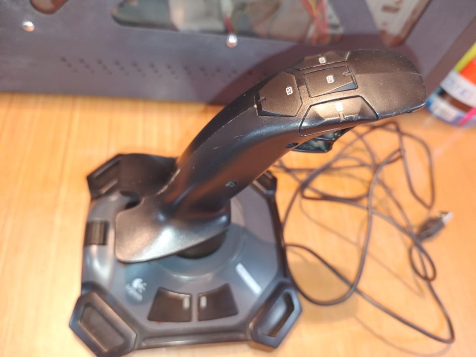 Joystick logitec attack 3