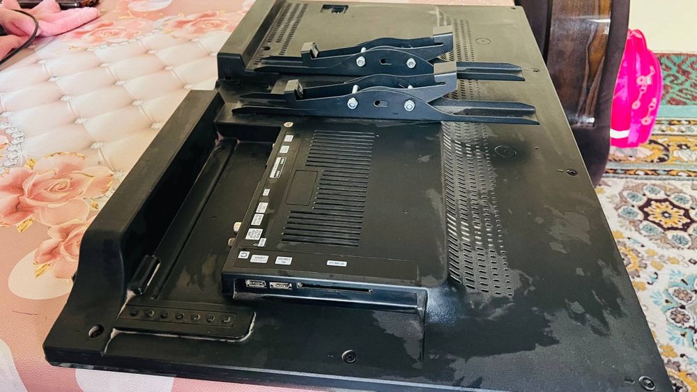 Телевизор : Samsung 32. Без смарт