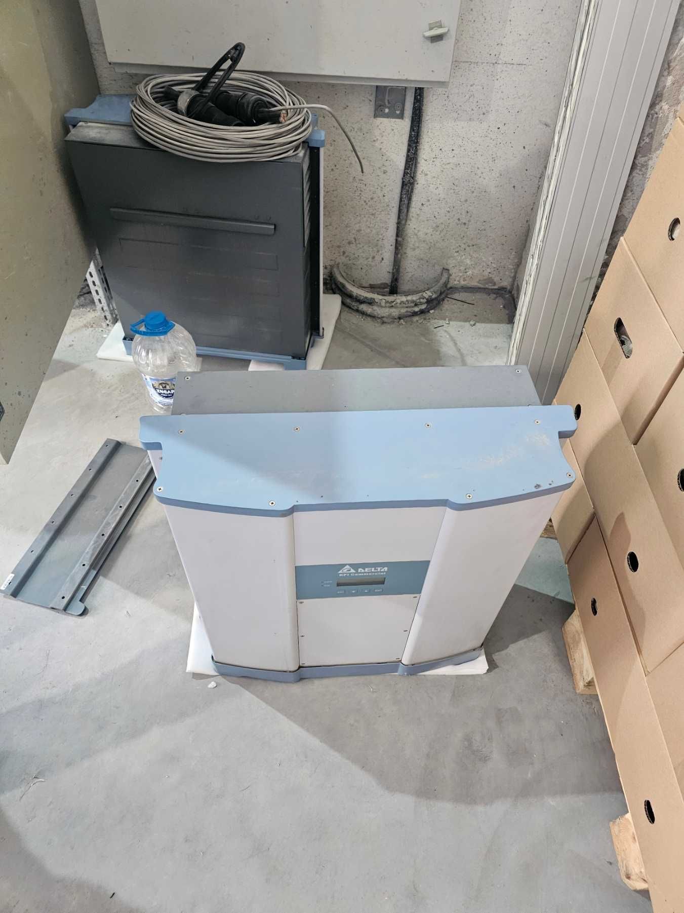 Инвертори за  фотоволтаична централа DELTA 30kW