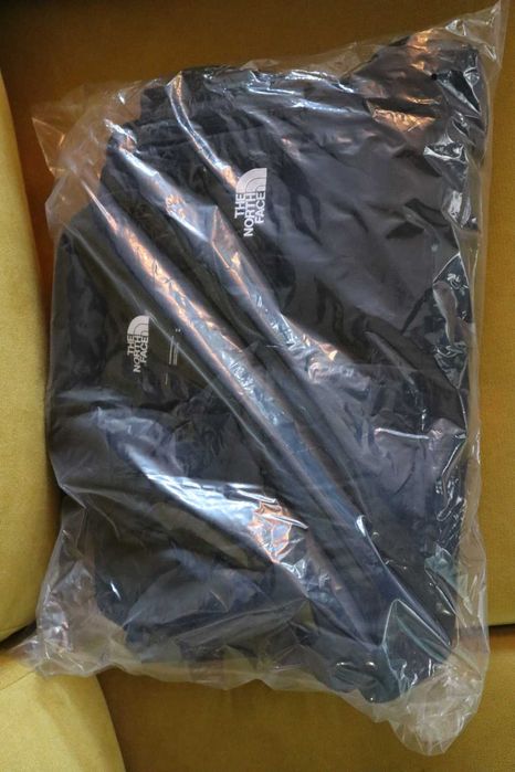 Оригинално ново North face DIABLO HOODED DOWN JACKET