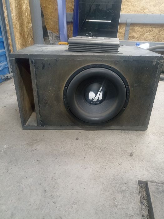 Продам сабвуфер с усилителем