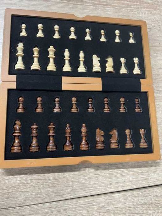 Отдам даром шахматы