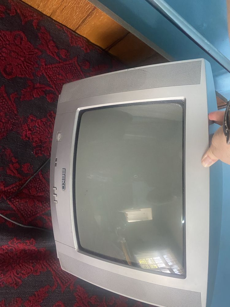 Телевизори няколко броя