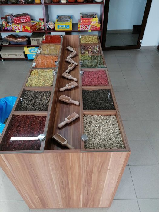 Mobila magazin in conditii foarte bune