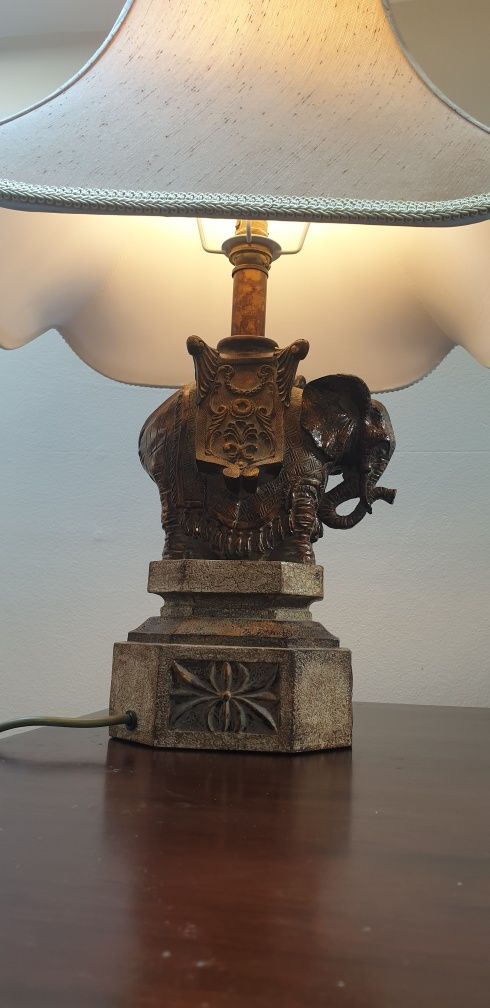 lampa elefant antică