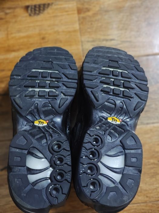 Nike tn negru , vin cu cutia originala ,mărimea 42,5