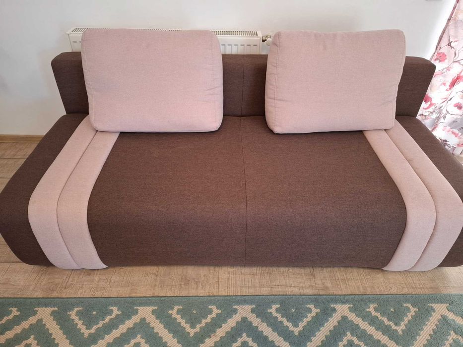 Vand 2 canapele extensibile