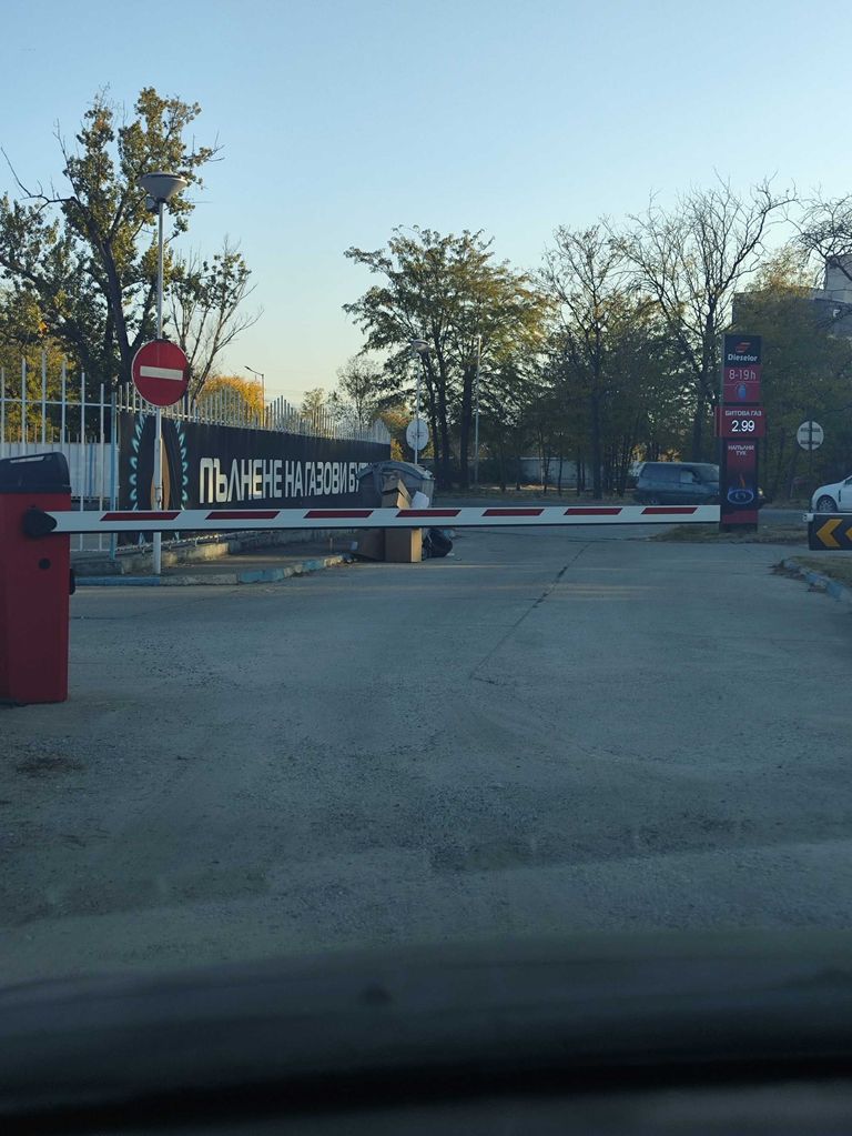 Дава се под наем Гараж / Паркомясто в Пловдив, Тракия - 18 кв.м за 76.5 € - Снимка #3