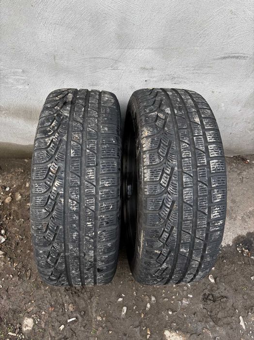 Doua anvelope Pirelli SottoZero Winter 240 235 45 R18 ci404