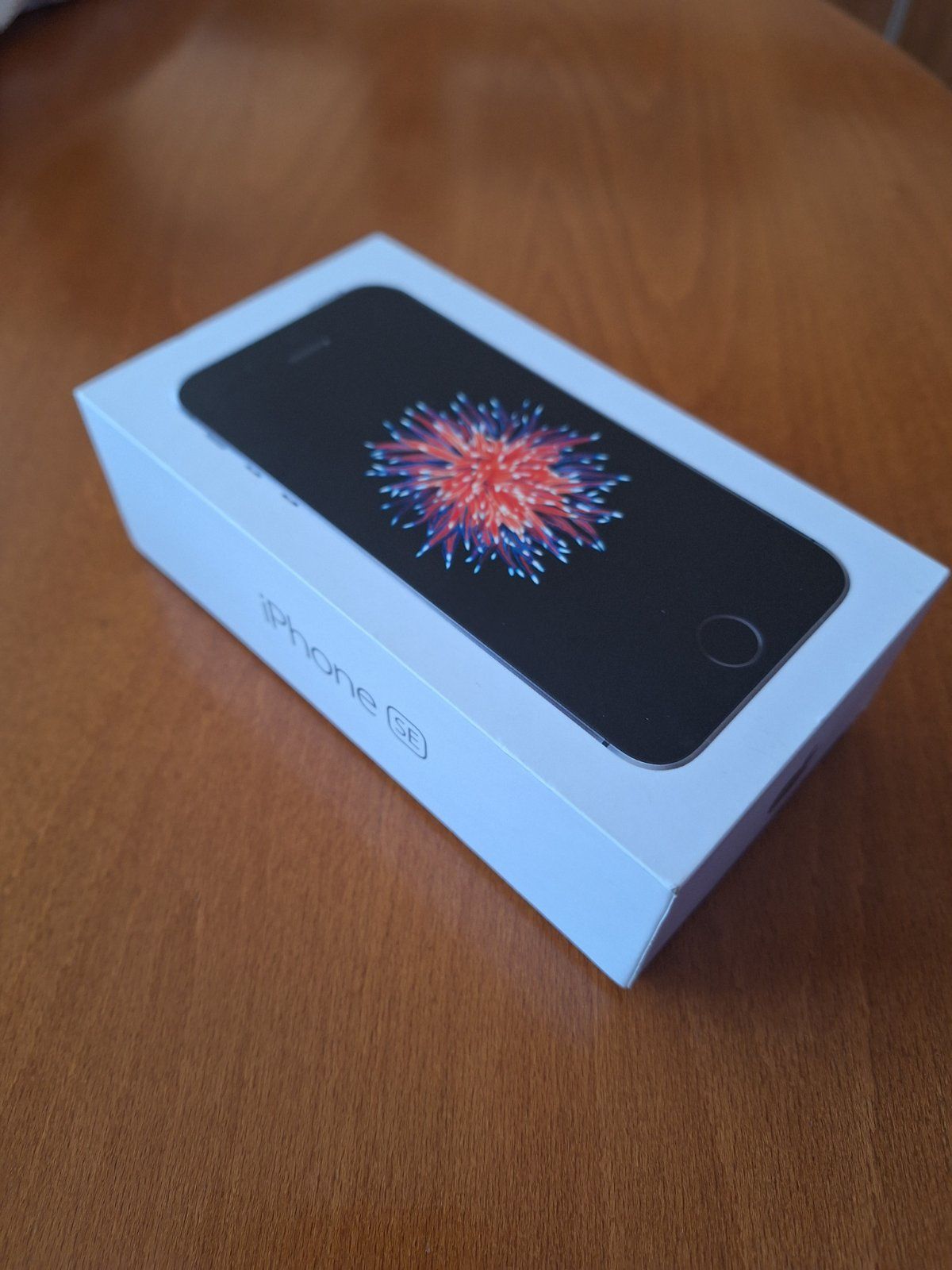 iPhone SE 2016 в отлично състояние