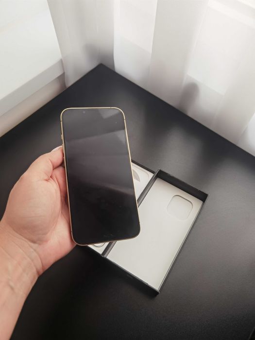 Vând iPhone 13 pro gold