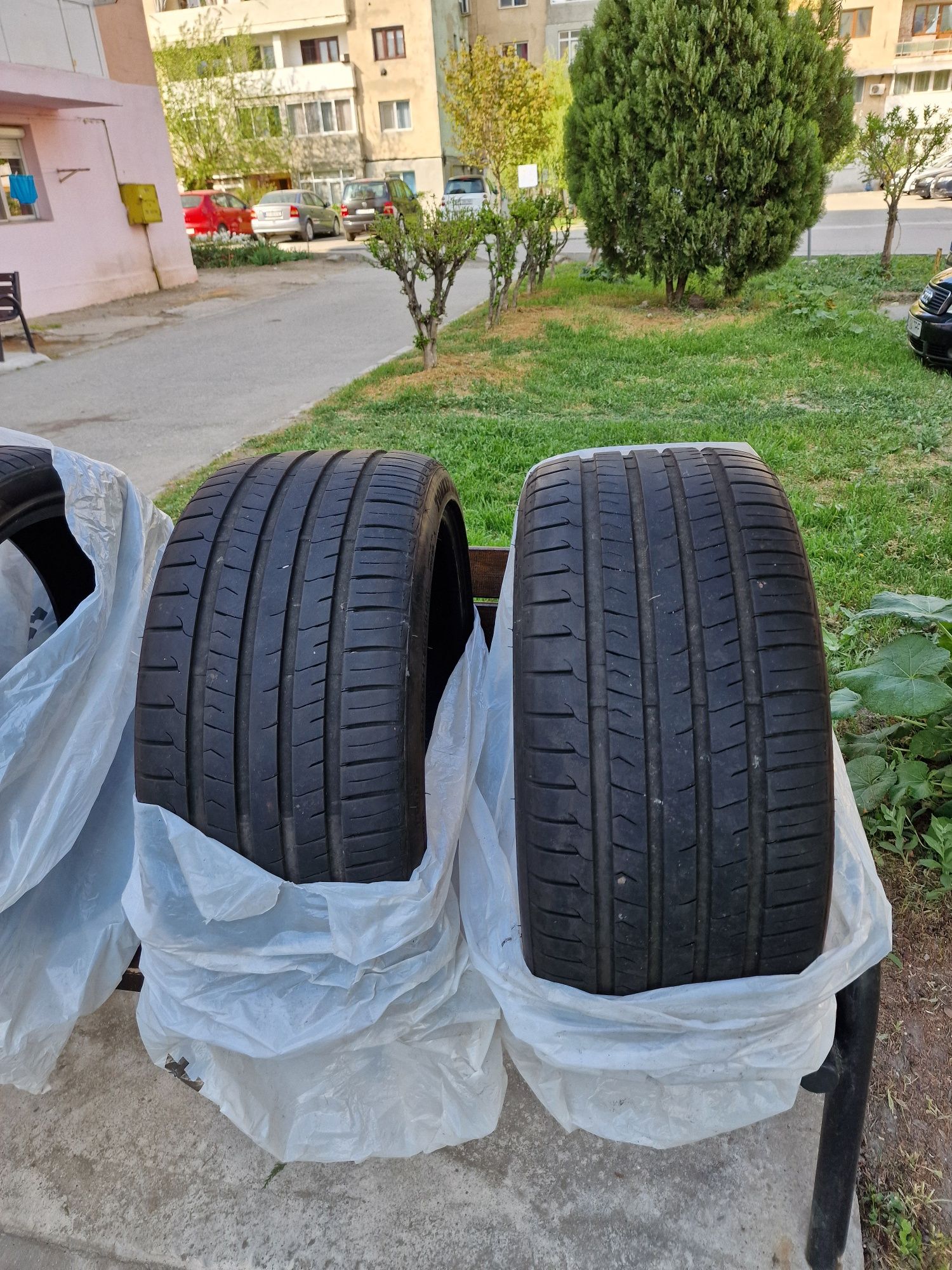 Anvelope vară 245/45/ R 20 și spate 275/35/R20