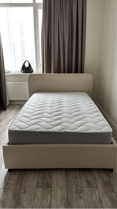 Продам новый кровать 120/200 с матрасом (ортопедический )