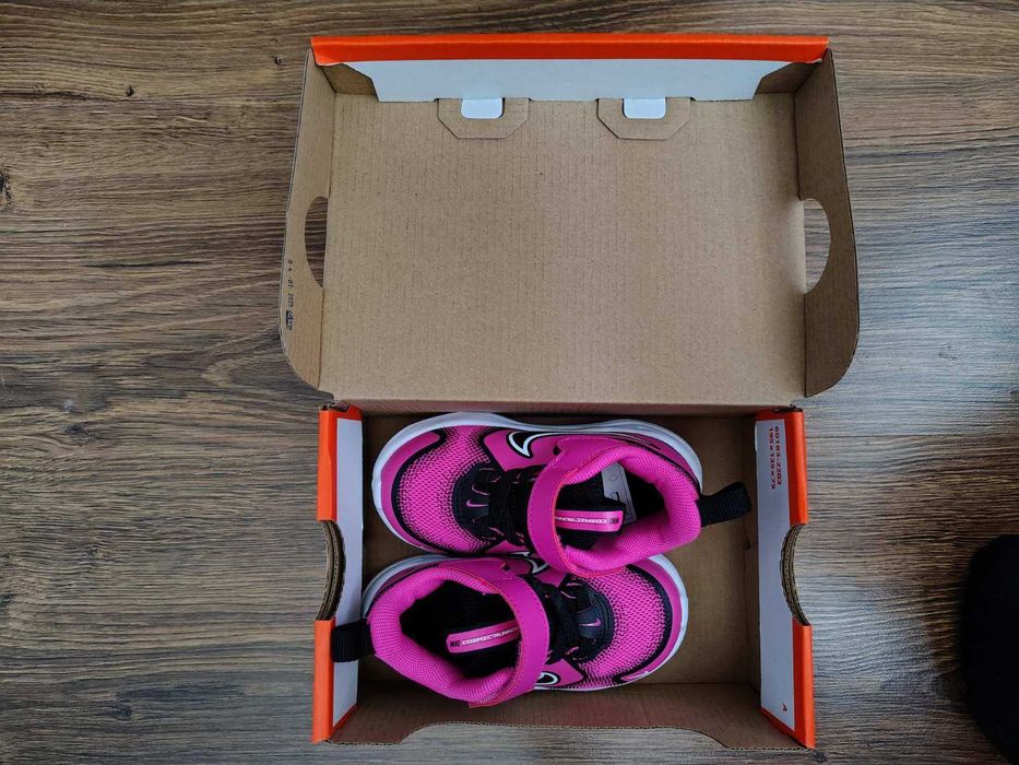 Детски обувки NIKE размер 22