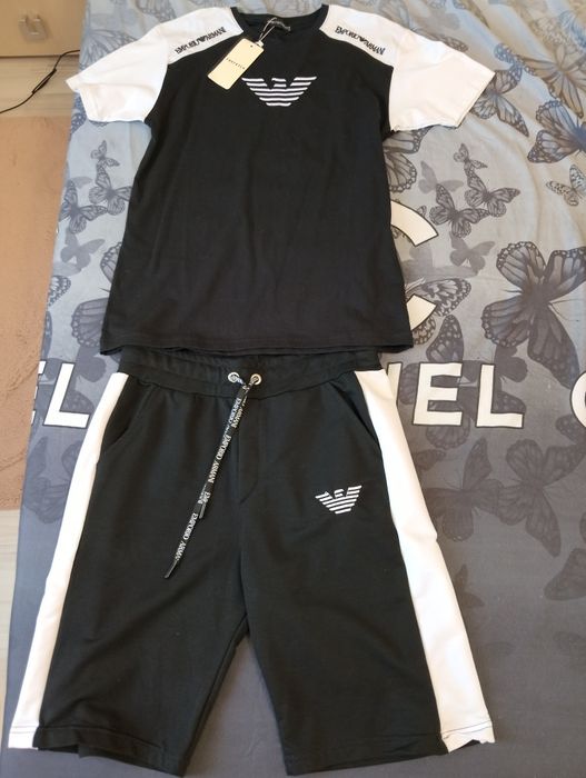 Compleu Armani nou, pantaloni, tricou