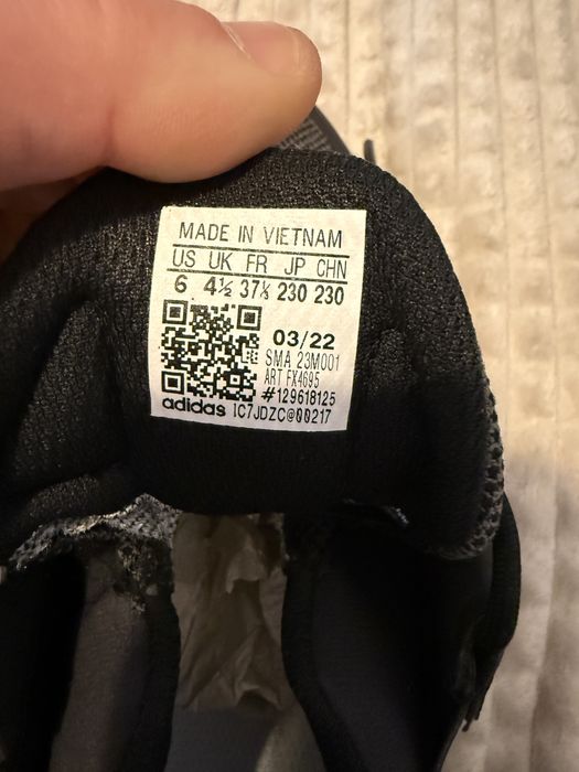 Addias Goretex marimea 37 1/3 noi, originali