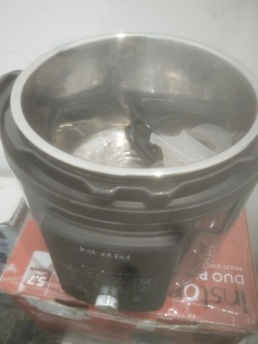 Нов Instant Pot Duo Easy 5.7 литра Мултикуукър