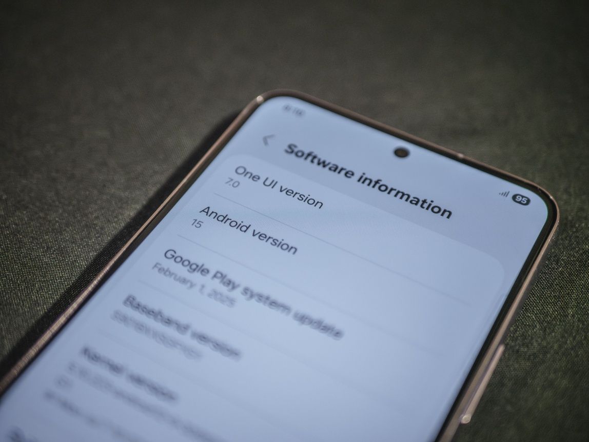 Samsung Galaxy S22 128GB / 8GB RAM