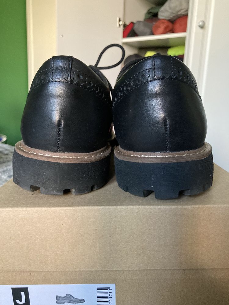 Vand pantofi piele Clarks barbati masura 42