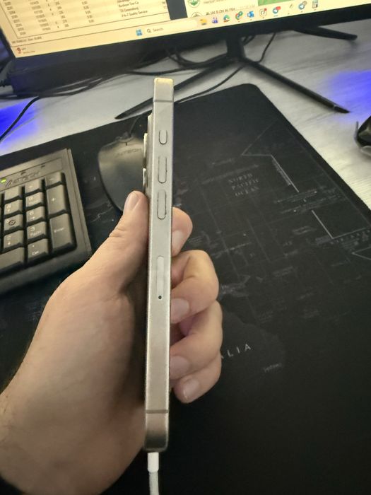 Iphone 15 pro natural