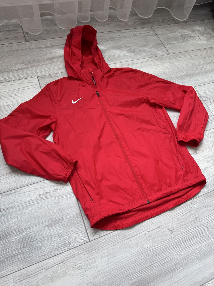 Мъжко! Чисто нова оригинална ветровка Nike Dri-fit