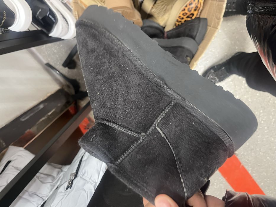 Ugg uri negre orice marime dm