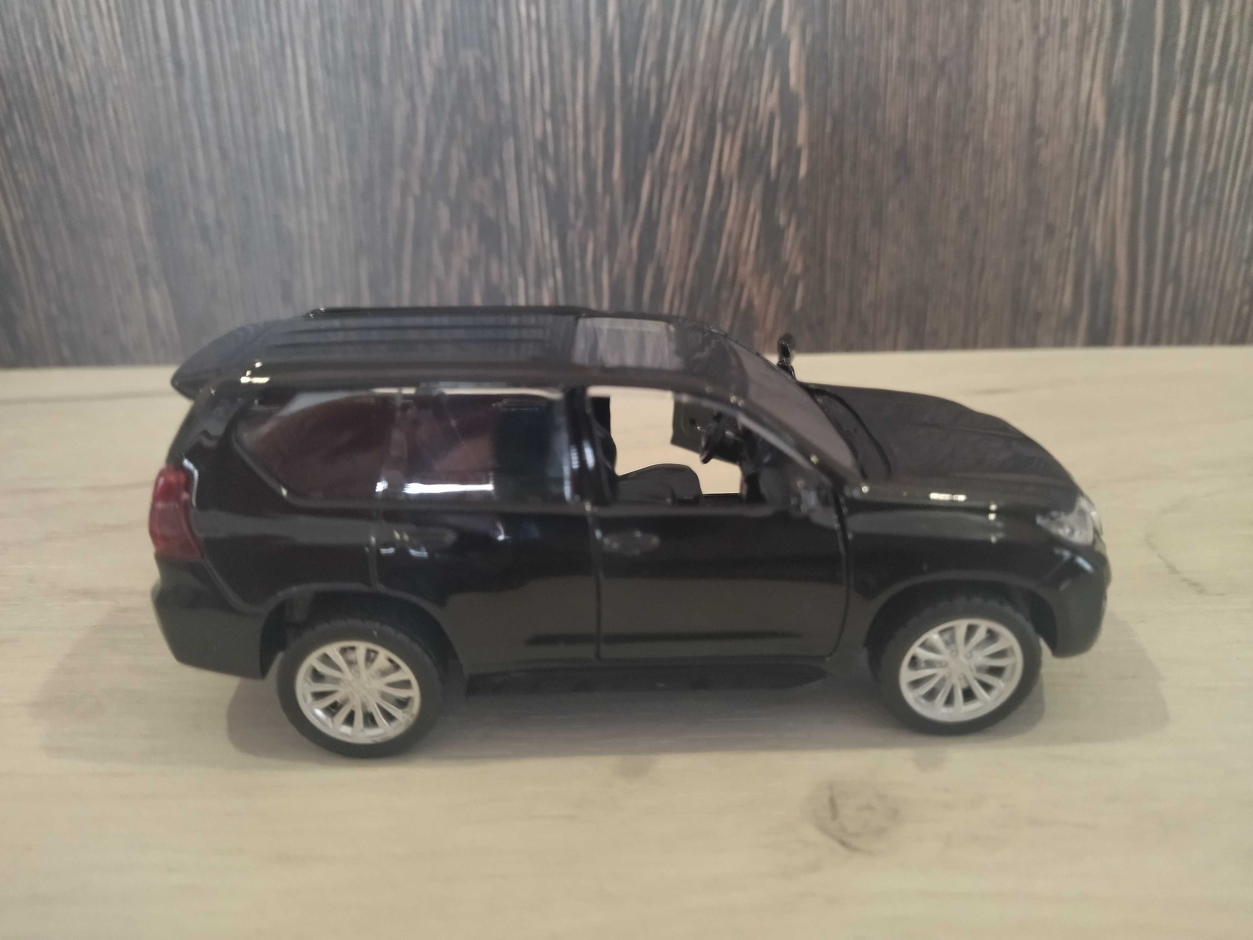 Метална количка Toyota Land Cruiser Prado !!!