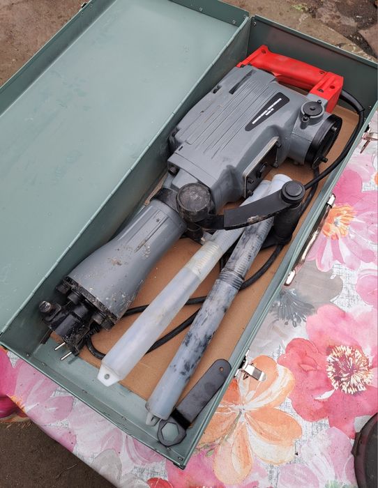 Ciocan  Demolator ( Picamăr )