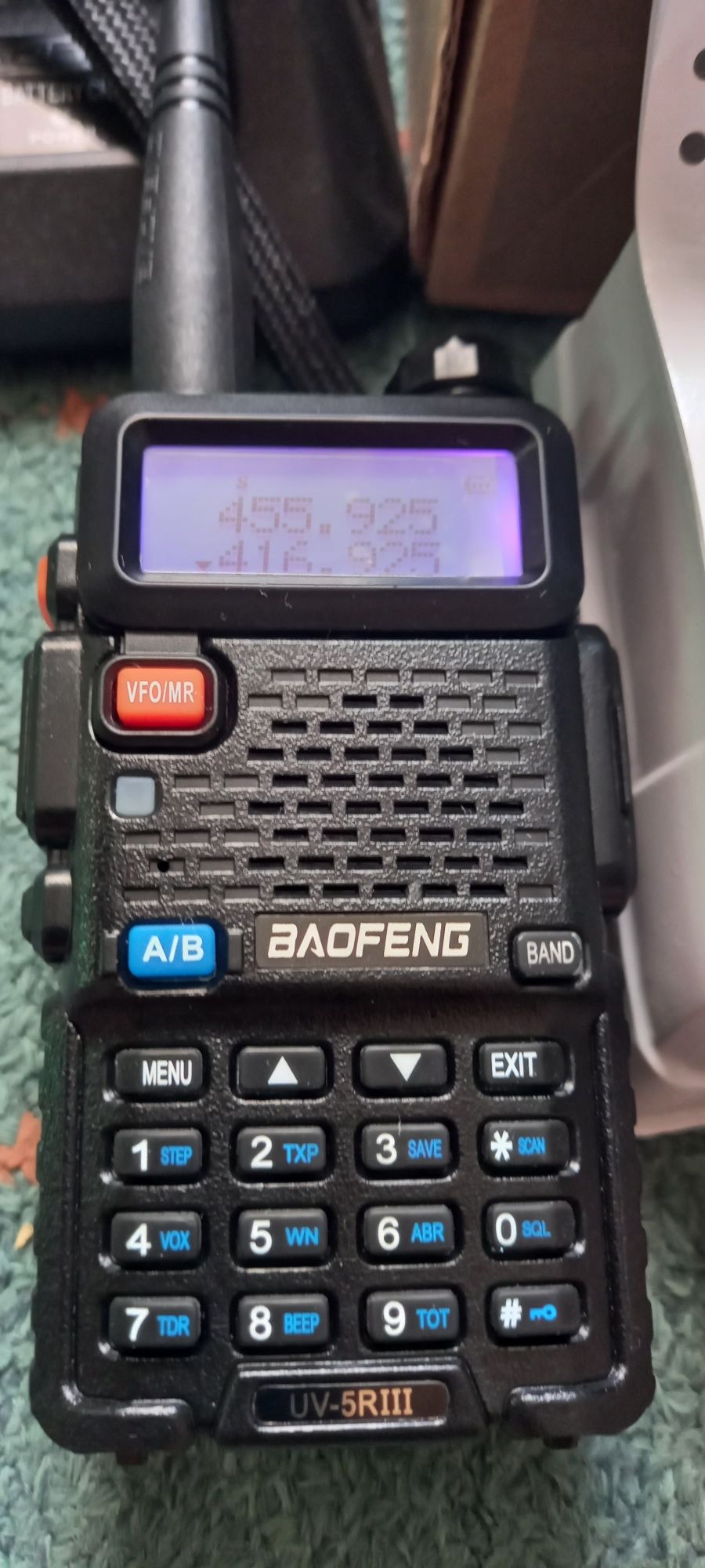Statie radio portabila Baofeng UV-5R 5W, 136 - 174 MHz / 400-520 Mhz