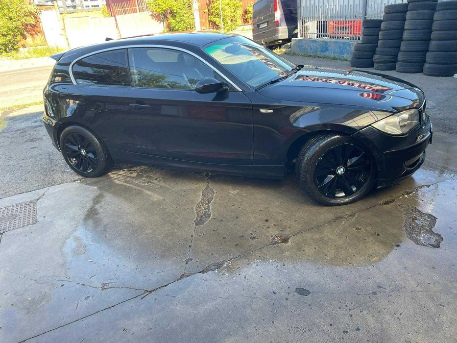 BMW seria 1  (te invarti cu ea in loc)