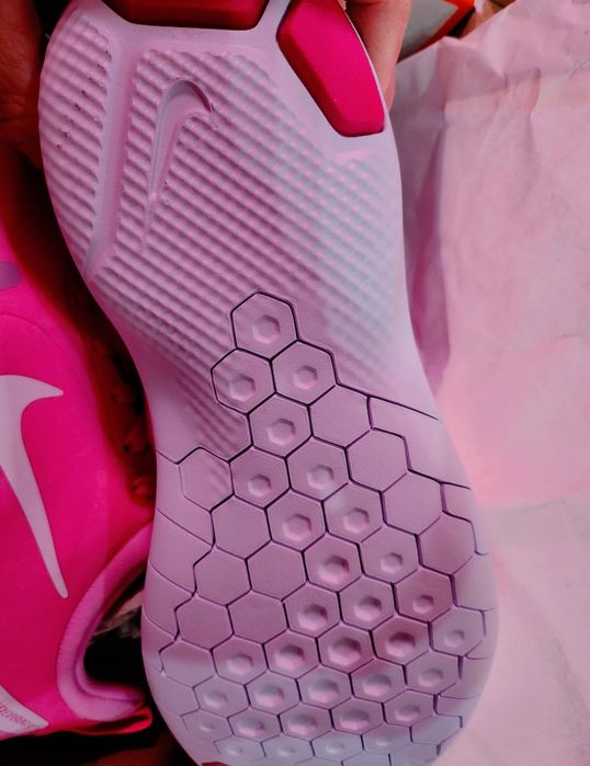 Розови маратонки Nike