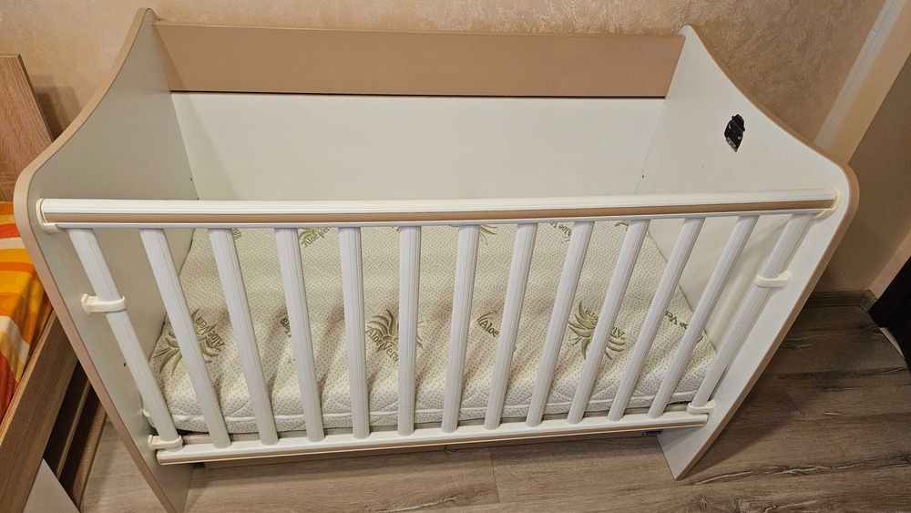 Кошара с чисто нов матрак