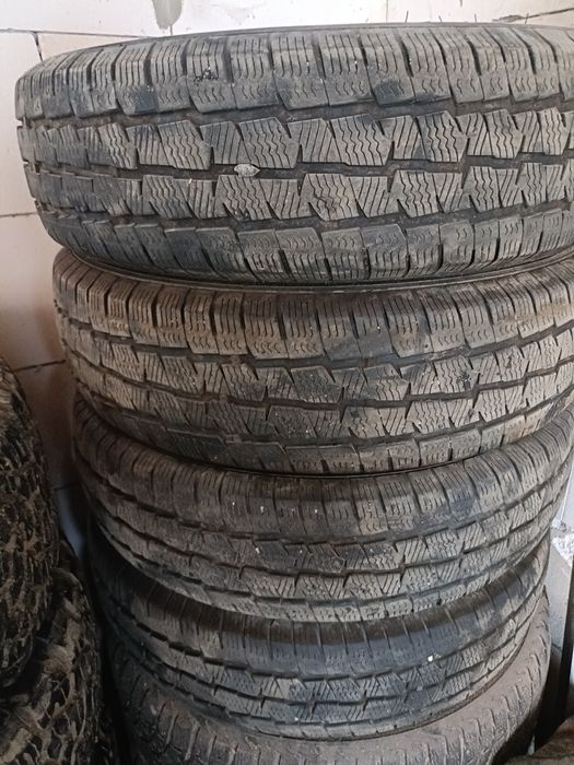Vând cauciucuri de iarna