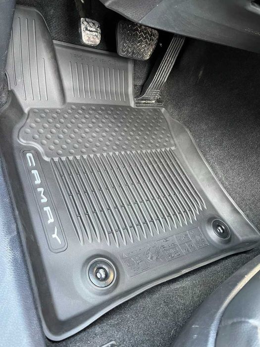 Полики салона на Toyota Camry 70 75  оригинал коврик Камри